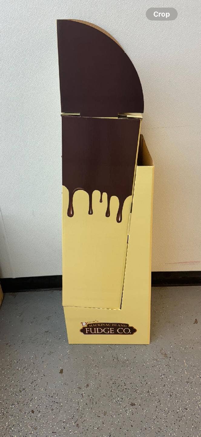 12 Fudge Flavor Floor Display