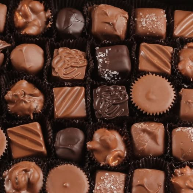 Deluxe Assortment Gift Box 4 oz